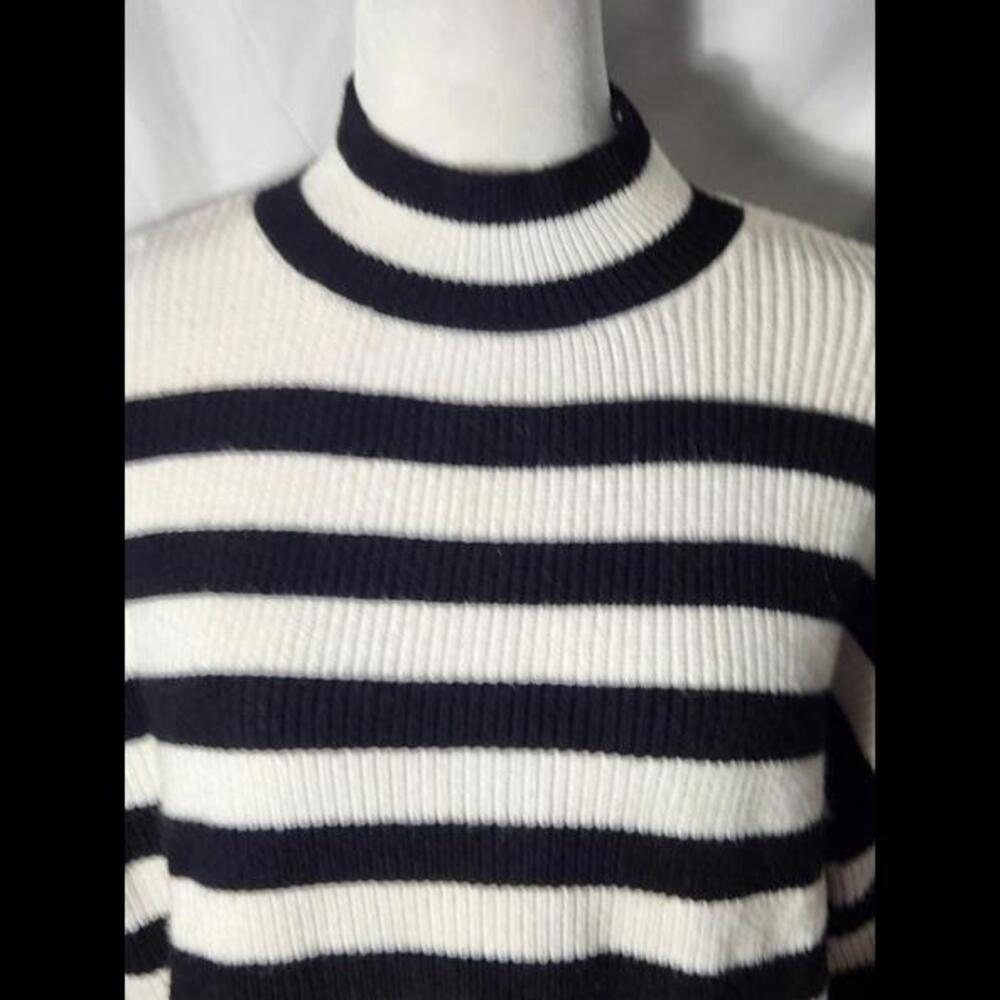 (Gb17) Philosophy B&W stripe sweater, L